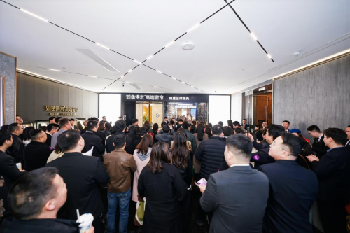 正热如鱼得水强势领先助力加盟商稳定盈利j9九游会入口首页布艺窗帘品牌加盟市场